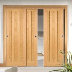 Pass-Easi Three Sliding Doors And Frame Kit - Idaho 3 Panel Oak Door - Prefinished